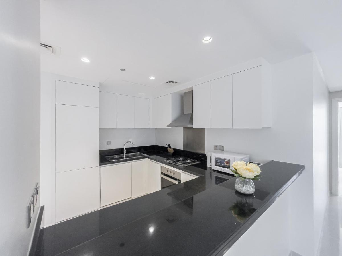 Luton - Avanti Tower - Business Bay - 11ab07 Apartment Dubai