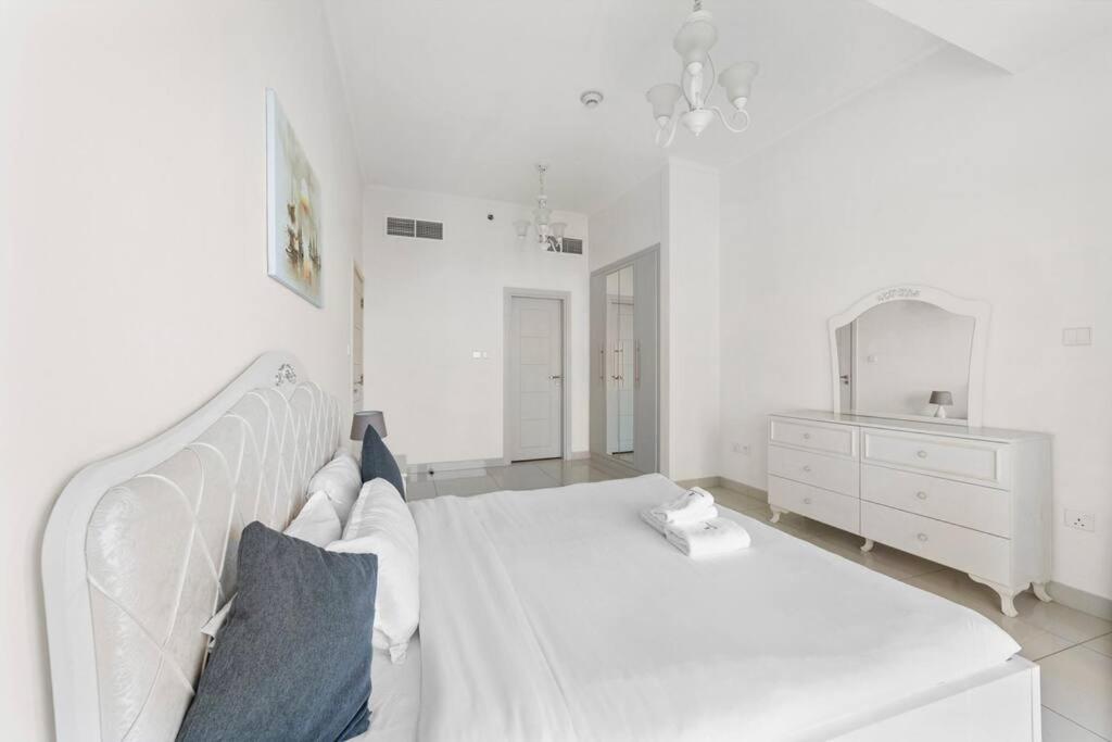 Stonetree - Damac Heights 1 Bedroom - Amazing Facilities Apartment