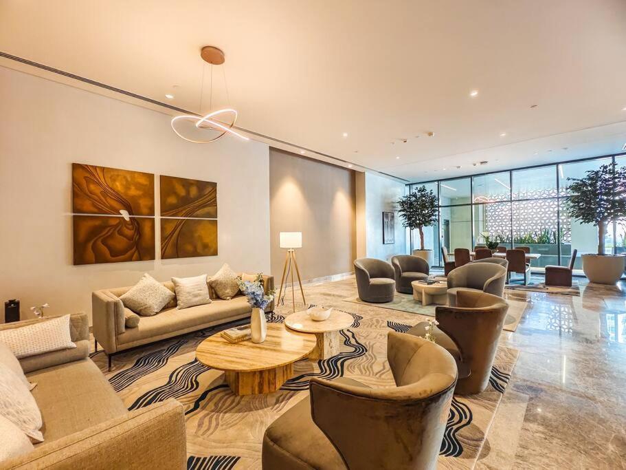 Sophisticated 2br In Unbeatable Downtown Location Dubai
