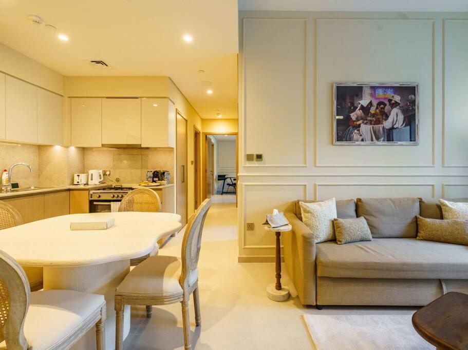 Apartment Sophisticated 2br In Unbeatable Downtown Location Dubai
