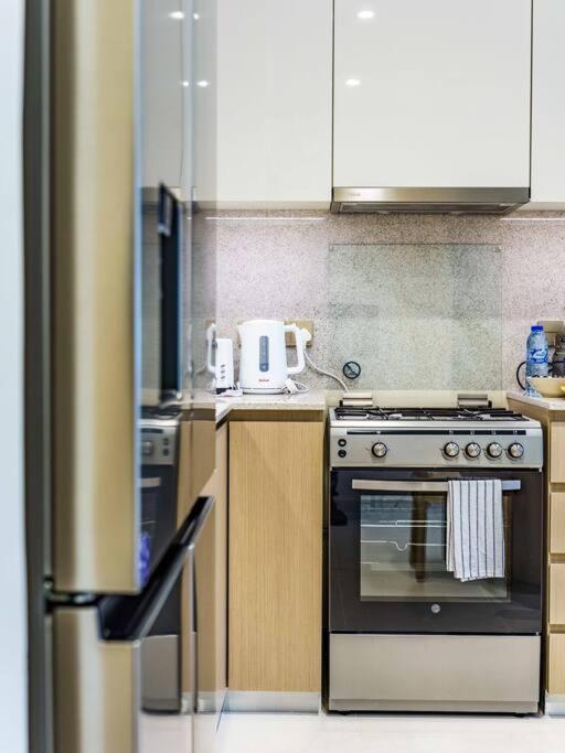 Sophisticated 2br In Unbeatable Downtown Location Apartment *
