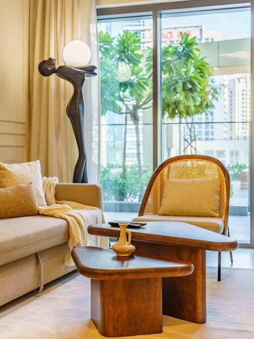 Sophisticated 2br In Unbeatable Downtown Location Apartment