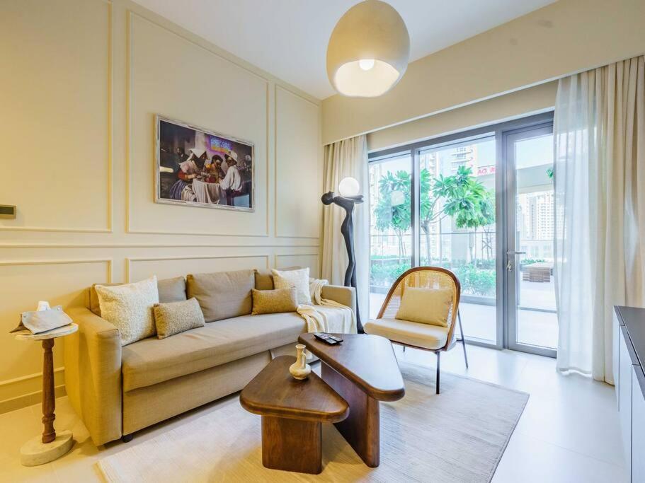 Sophisticated 2br In Unbeatable Downtown Location