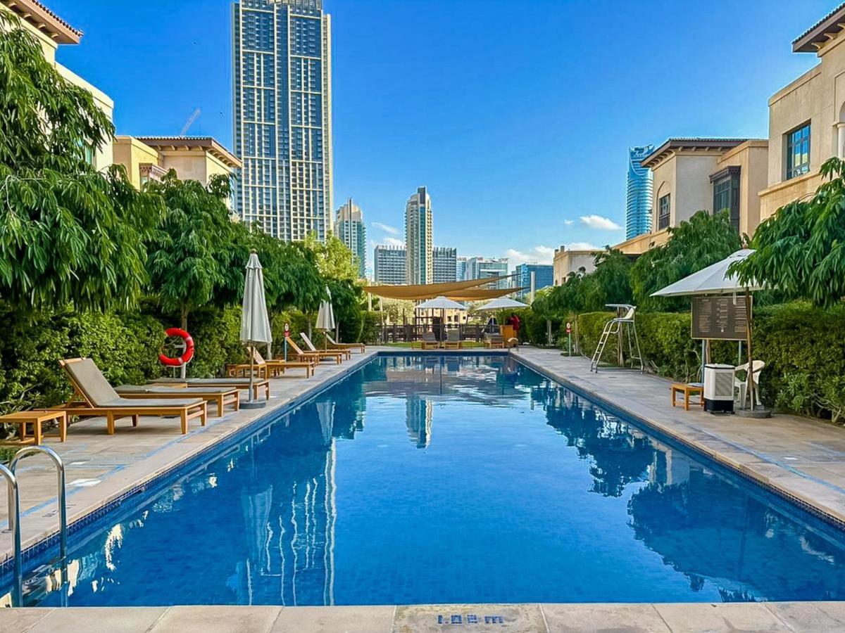 Luxfolio Retreats - Brand New - Full Burj View Apartment *