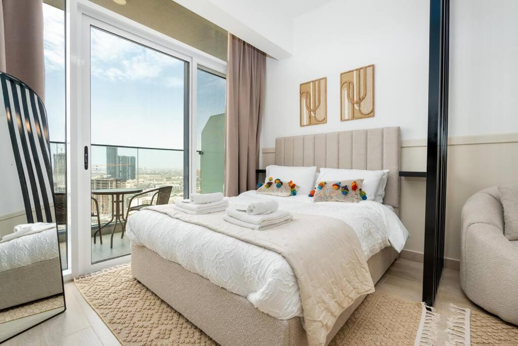 Cozy At Bloom Height - Jvc Apartment