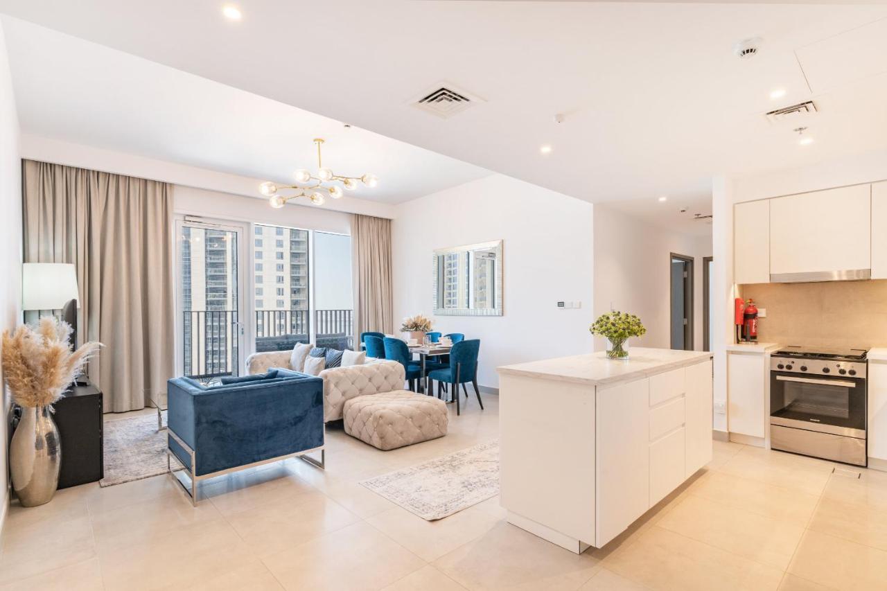 Spacious 2 Bedroom On High Floor In Creek Horizon - Allsopp&allsopp