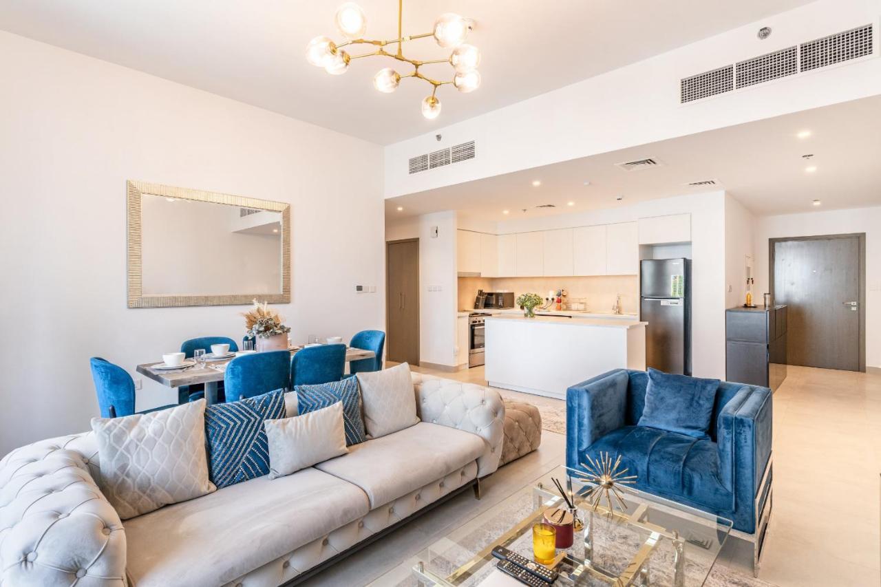Spacious 2 Bedroom On High Floor In Creek Horizon - Allsopp&allsopp *