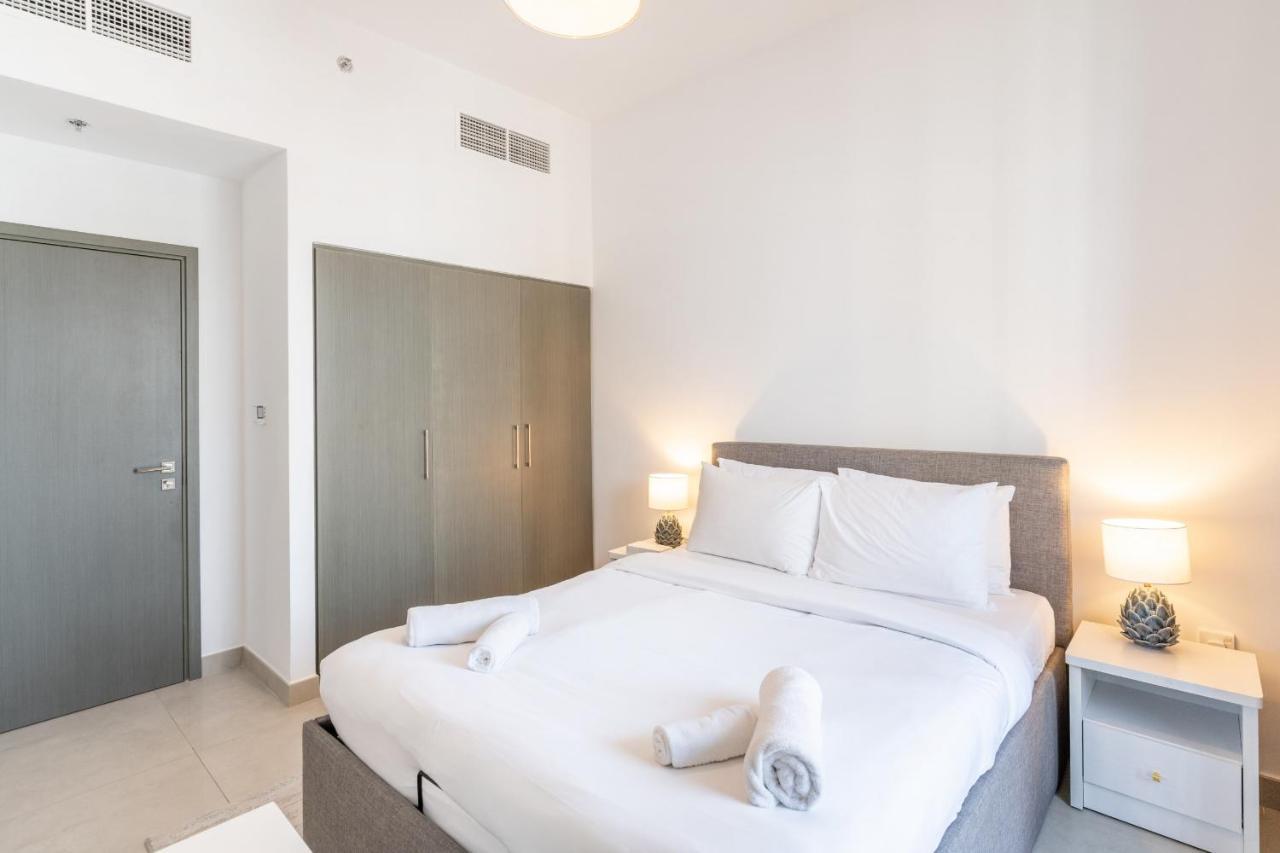 Spacious 2 Bedroom On High Floor In Creek Horizon - Allsopp&allsopp Dubai