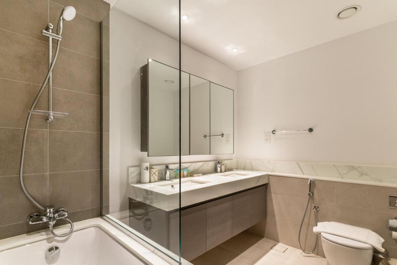 Spacious 2 Bedroom On High Floor In Creek Horizon - Allsopp&allsopp * Dubai