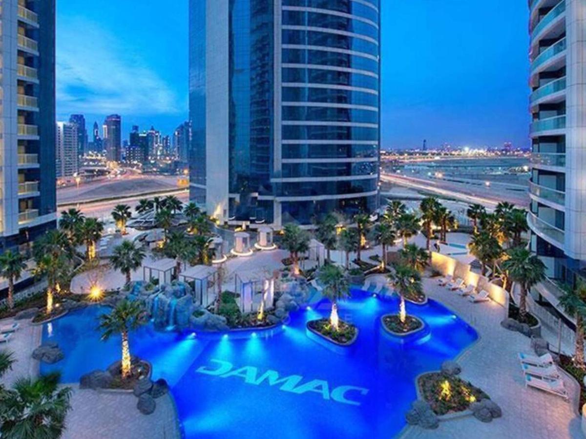 Paramount Towers - Cosmos Living 1 Bedroom Apartment *