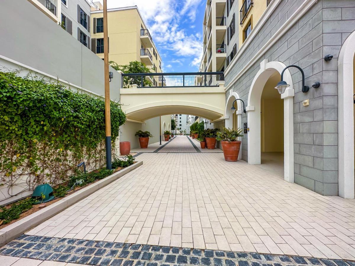 Apartment Affluent 2br With Access - La Cote Dubai