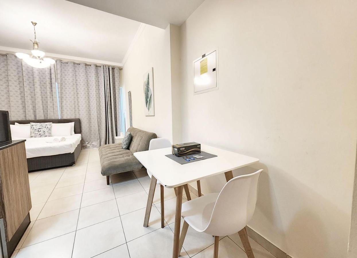 Apartment Rh- Relaxing Studio, Downtown With Private Balcony, Walk Away From Burj Khalifa