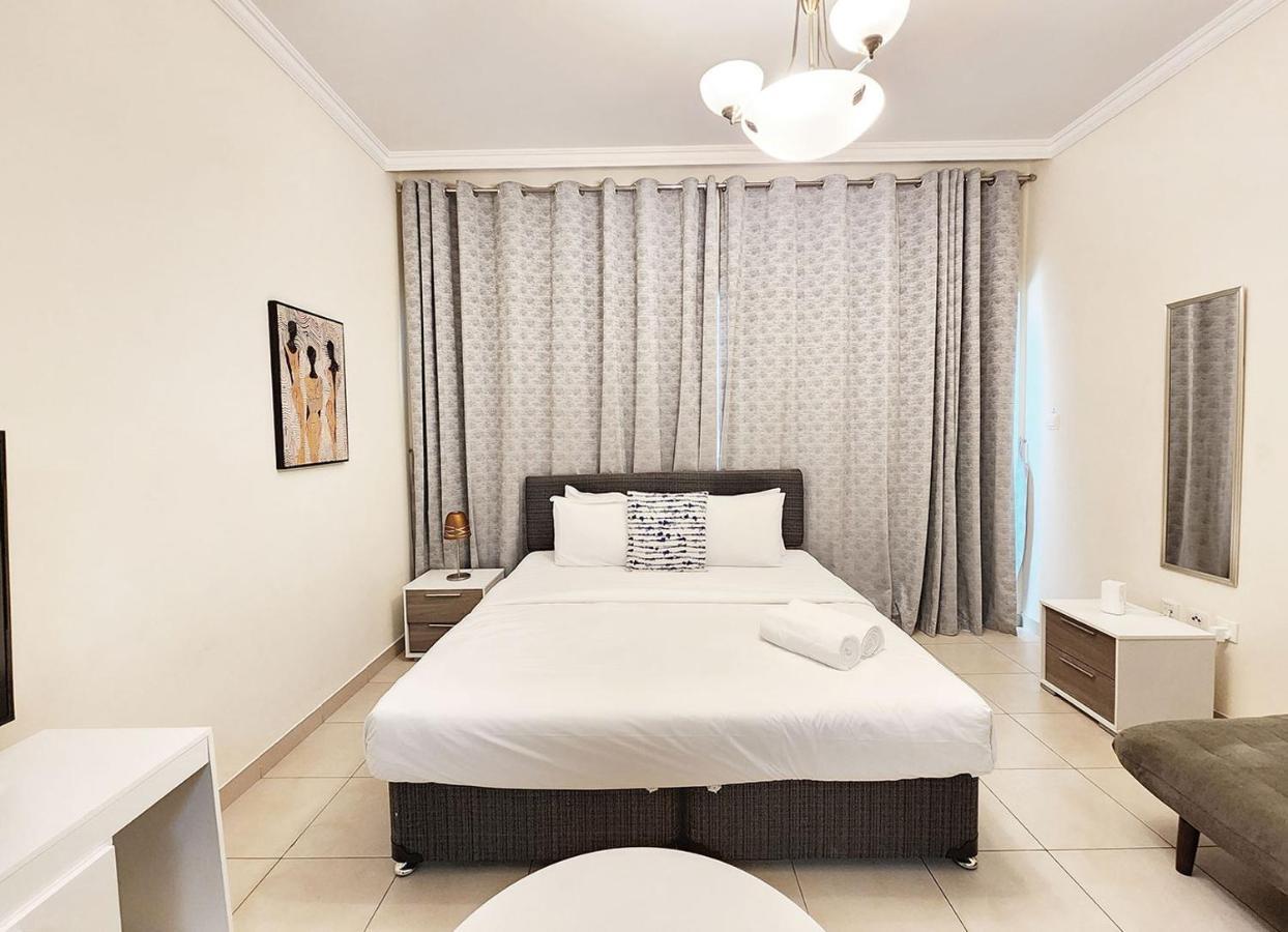 Apartment Rh- Relaxing Studio, Downtown With Private Balcony, Walk Away From Burj Khalifa Dubai