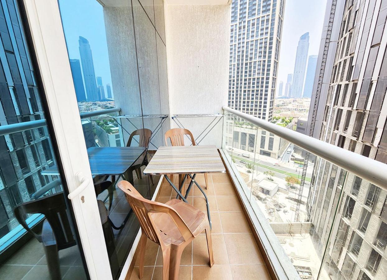 Rh- Relaxing Studio, Downtown With Private Balcony, Walk Away From Burj Khalifa Apartment Dubai