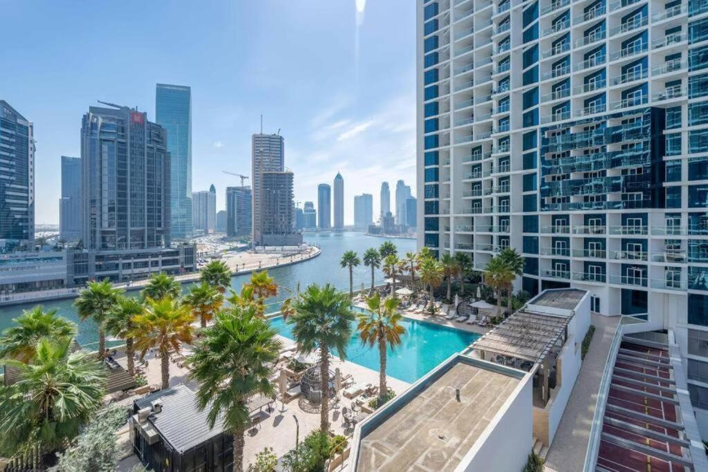 White Sage - With Incredible Canal And Burj Khalifa Views Dubai