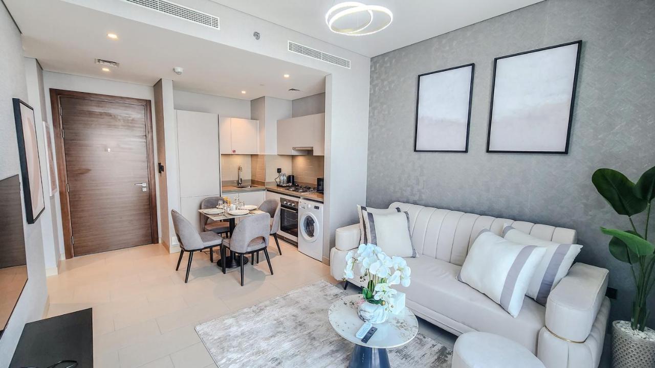 By Latinem Luxury 1br Cvr A1413 Near Burj Khalifa *