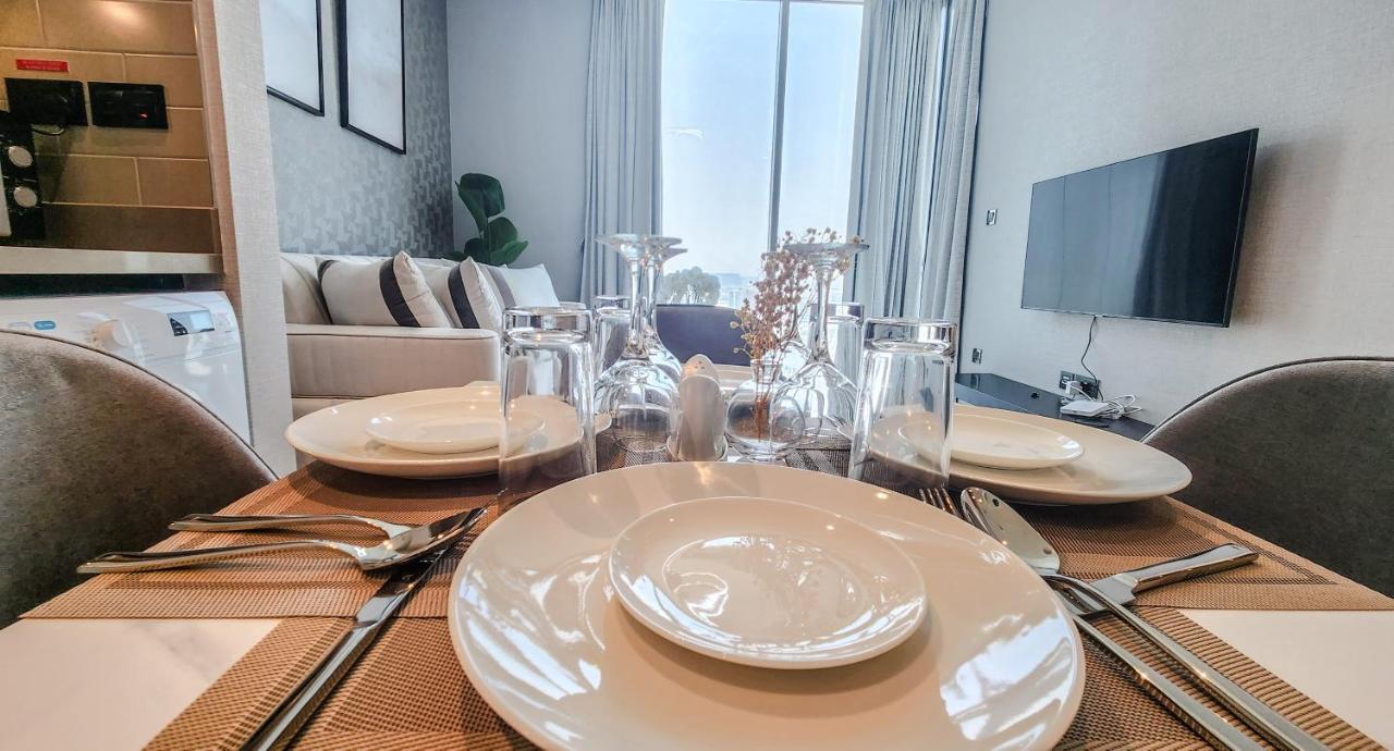 By Latinem Luxury 1br Cvr A1413 Near Burj Khalifa * Dubai
