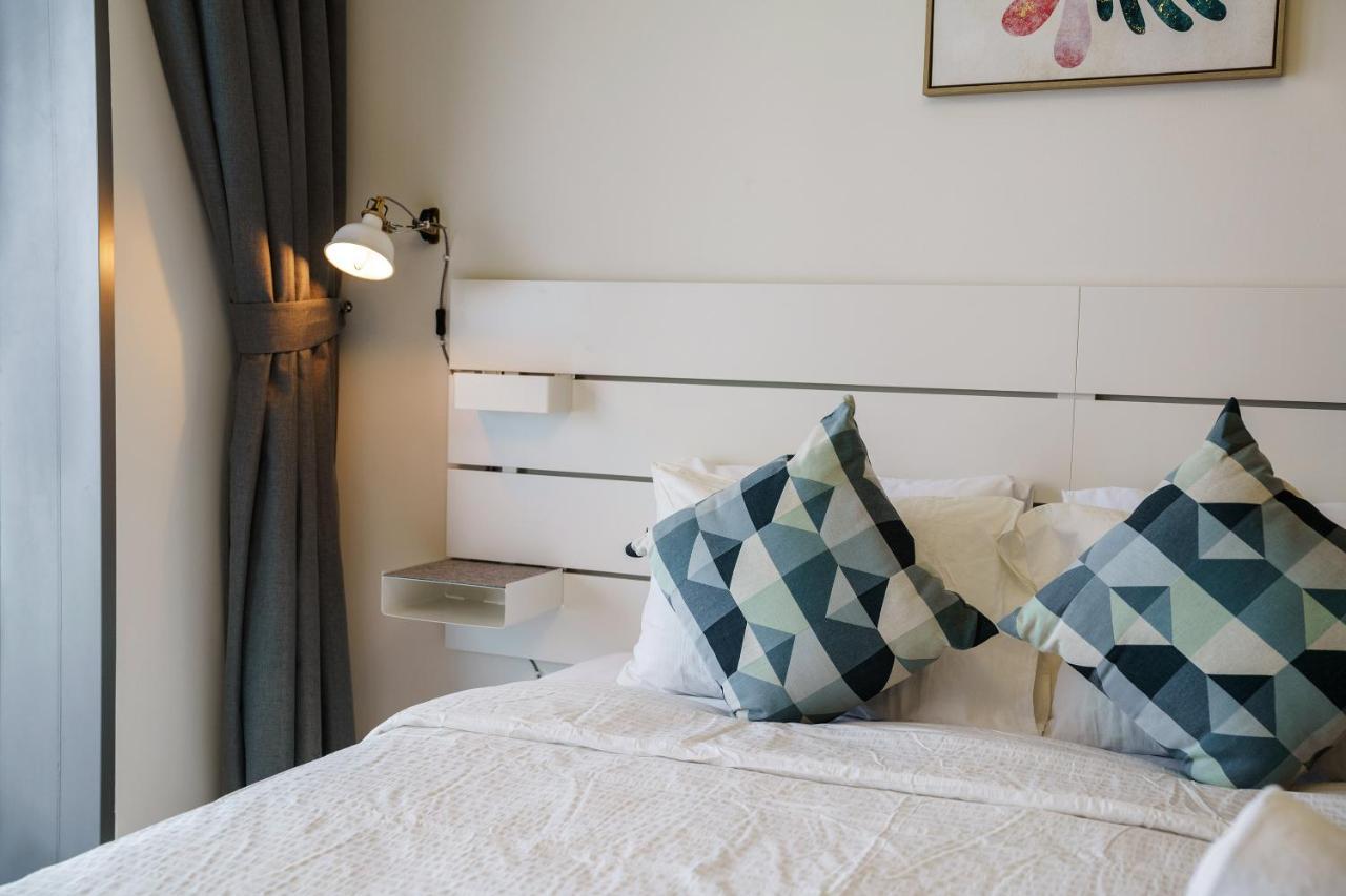 Chic & Trendy 3br+kid's In Vibrant Downtown