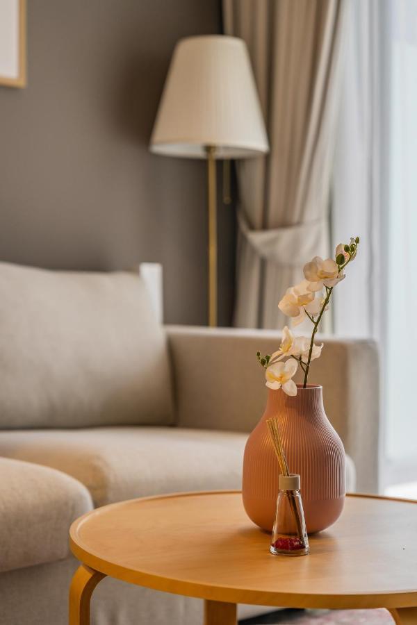 Apartment Business Bay's Coziest Hideaway With Balcony *