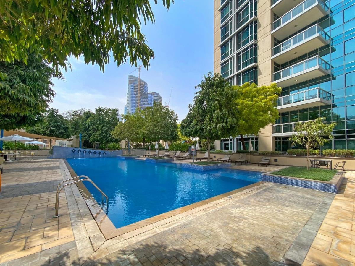 The Amazing 2br, Near Burj Park With A Gym & Pool Apartment