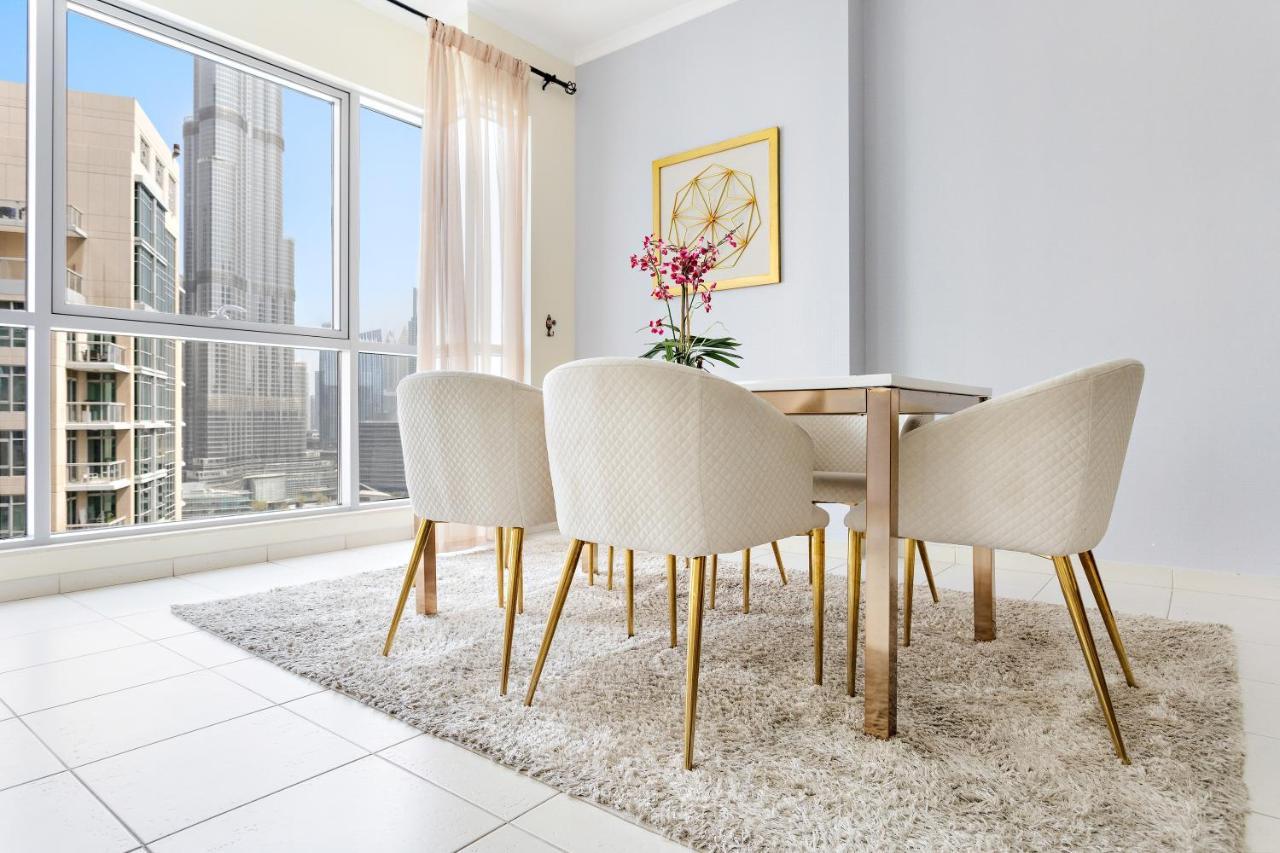 The Amazing 2br, Near Burj Park With A Gym & Pool Apartment *