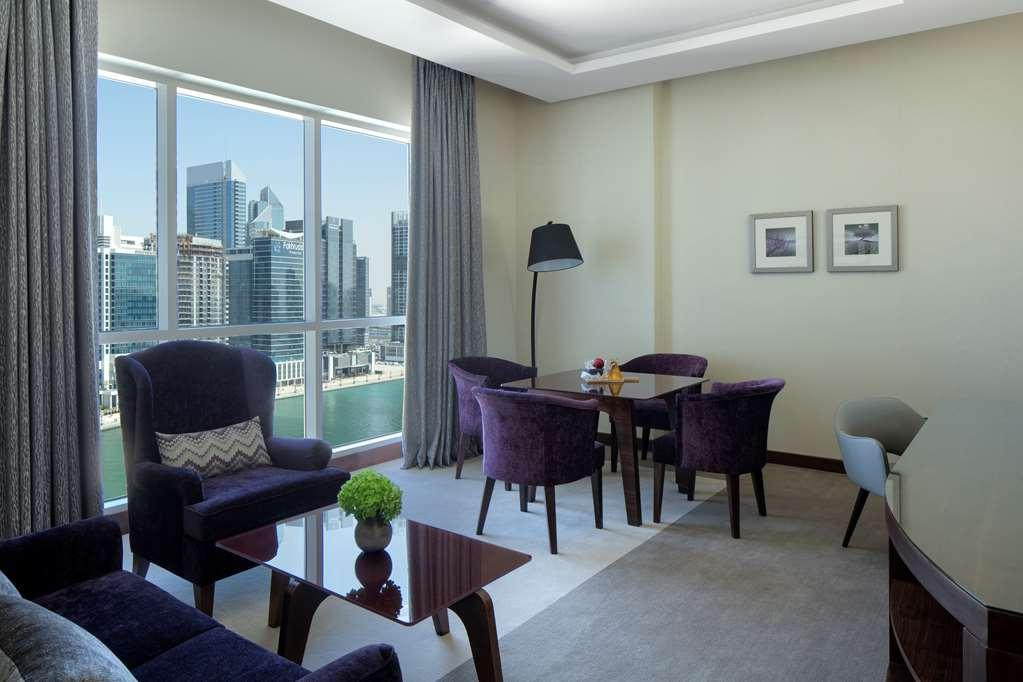 Hotel Radisson Blu Hotel. Waterfront