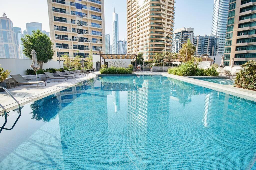 Modern 1br Near Marina Mall * Dubai