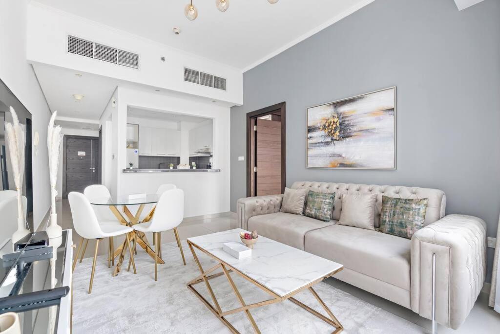 Modern 1br Near Marina Mall Apartment