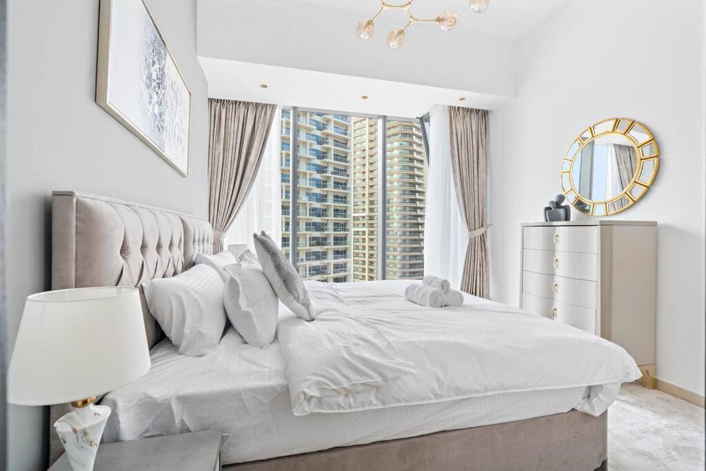 Modern 1br Near Marina Mall Apartment
