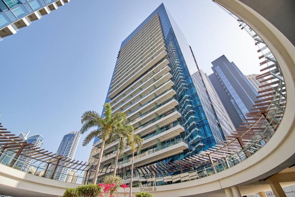 Modern 1br Near Marina Mall Apartment *