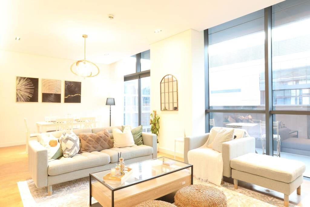 Manzil - Sleek 2br Nr Downtown & Mall *