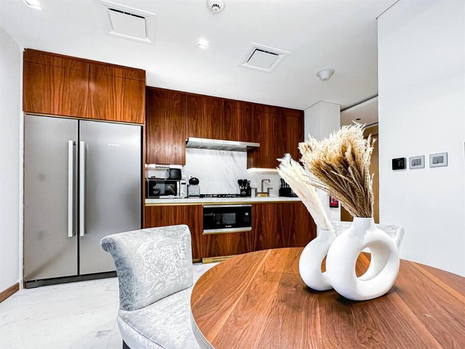 Trophy - Private Office Solace Apartment *