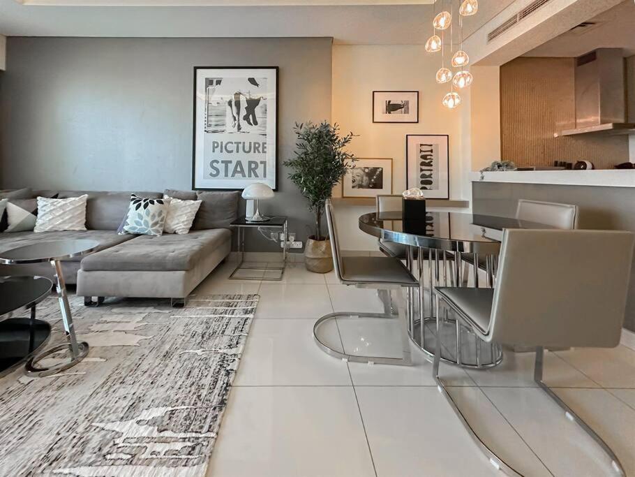 Trophy - Paramount Burj Khalifa View Apartment Dubai