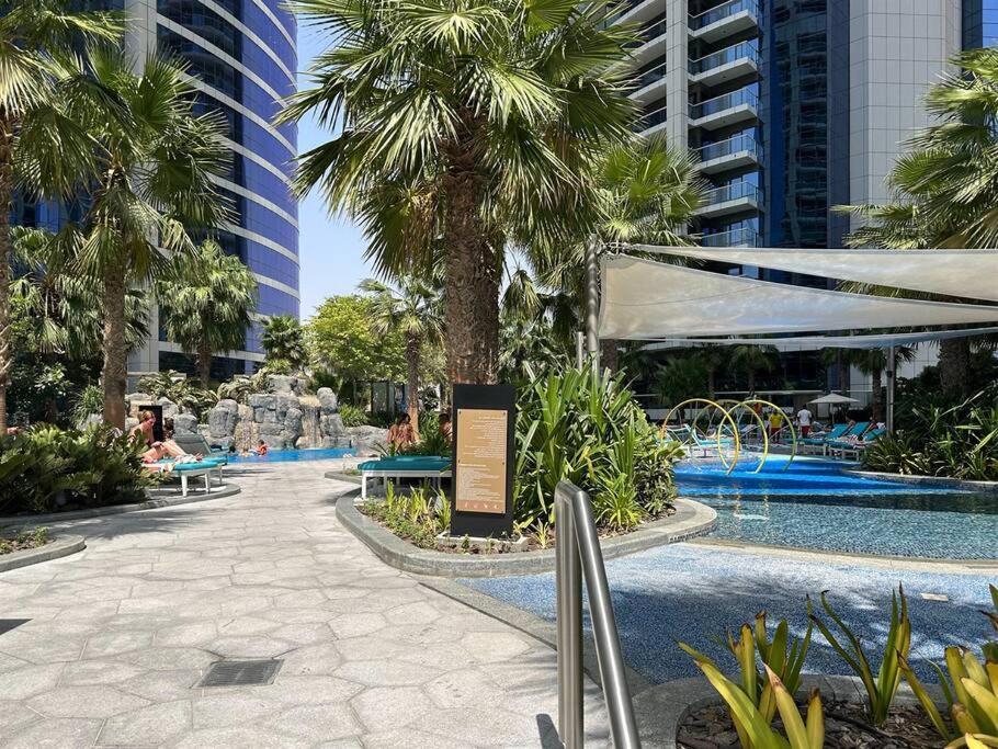 Trophy - Paramount Burj Khalifa View Apartment Dubai
