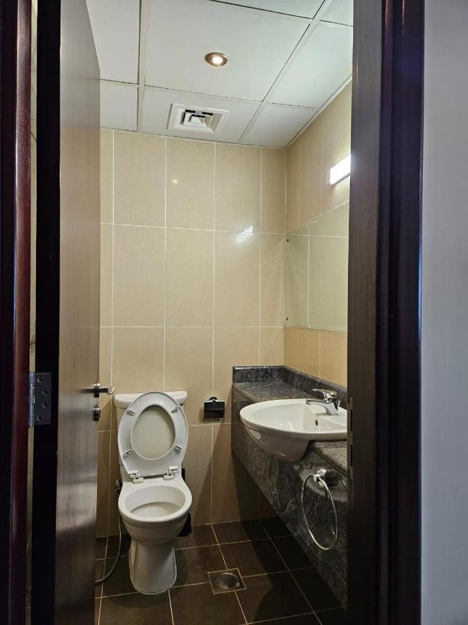 Lakeshore Towers, Cluster Y , Jlt, 1bhk Apartment