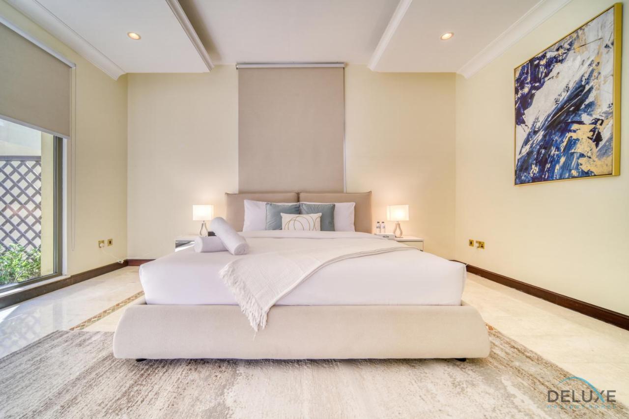 Premier 6br With Assistant's And Private Pool In Frond E Palm Jumeirah By Deluxe Homes Dubai