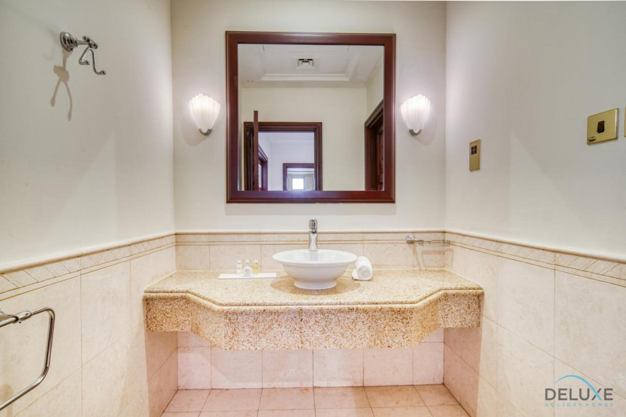 Premier 6br With Assistant's And Private Pool In Frond E Palm Jumeirah By Deluxe Homes * Dubai