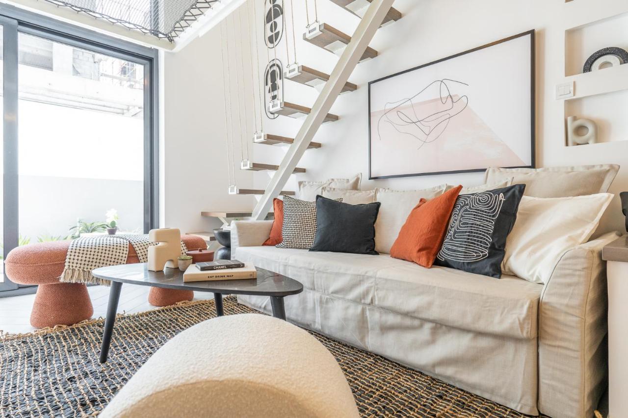 Fashionable Loft With Catamaran Net In Jvc