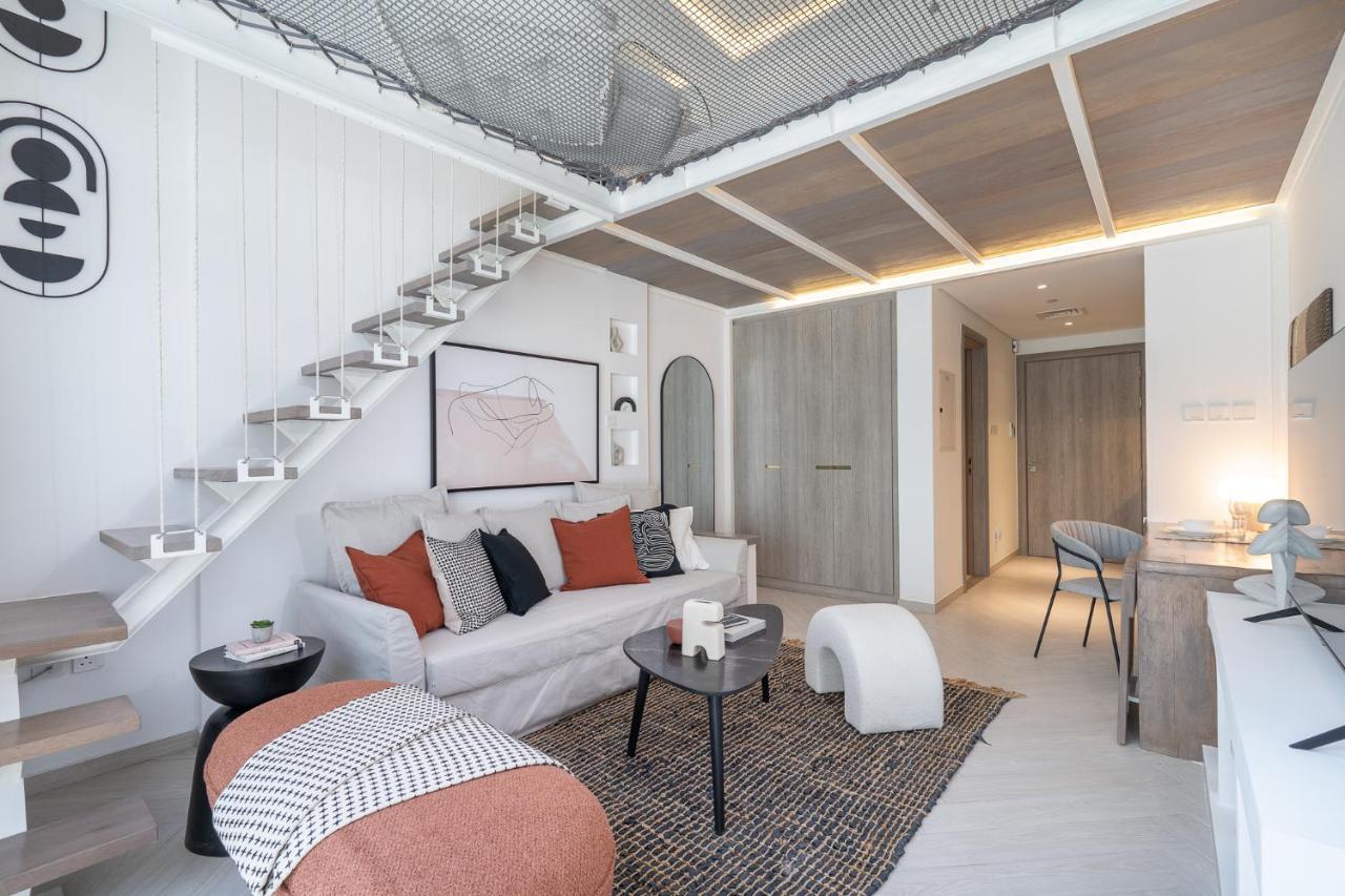 Fashionable Loft With Catamaran Net In Jvc Apartment *