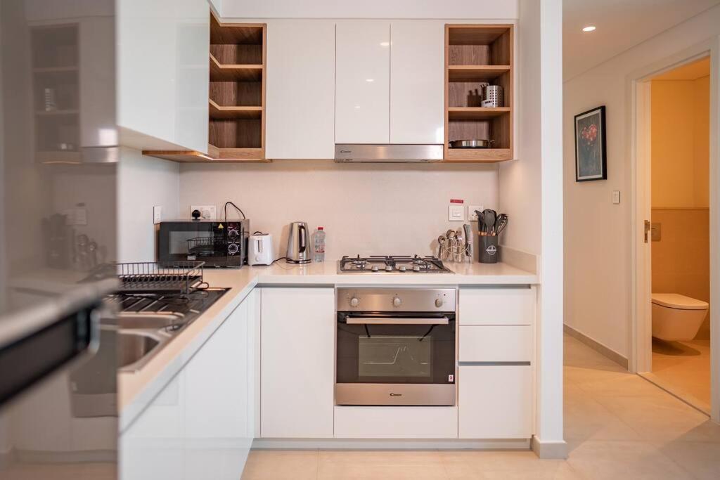 Apartment Downtown Views 2br Luxury Pool And Skyline *