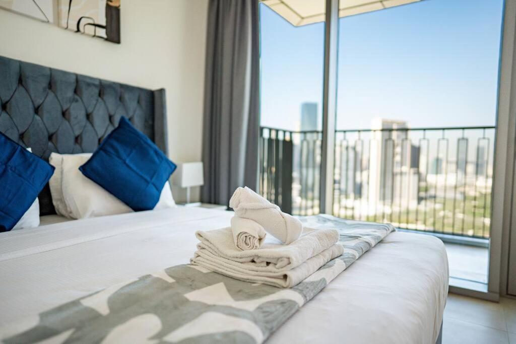 Downtown Views 2br Luxury Pool And Skyline