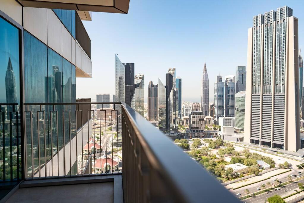 Downtown Views 2br Luxury Pool And Skyline Apartment *