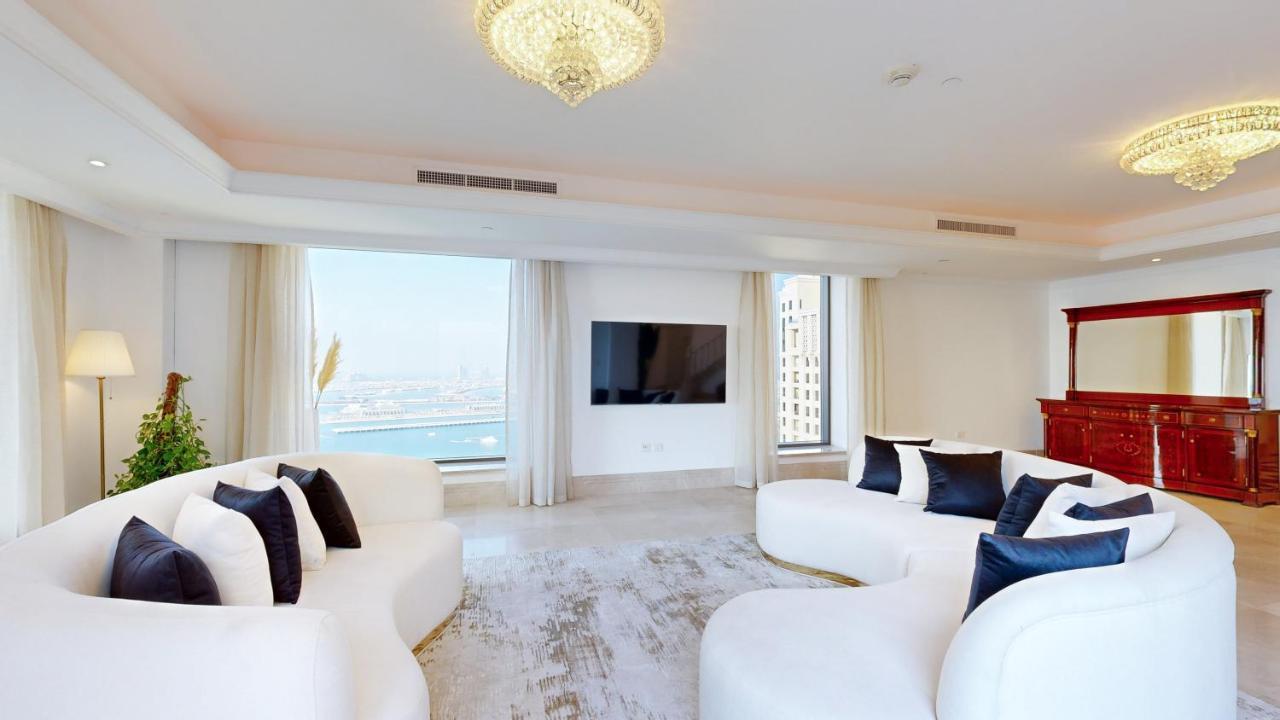 Huge Penthouse With Yacht Included And Private Pool!!! *