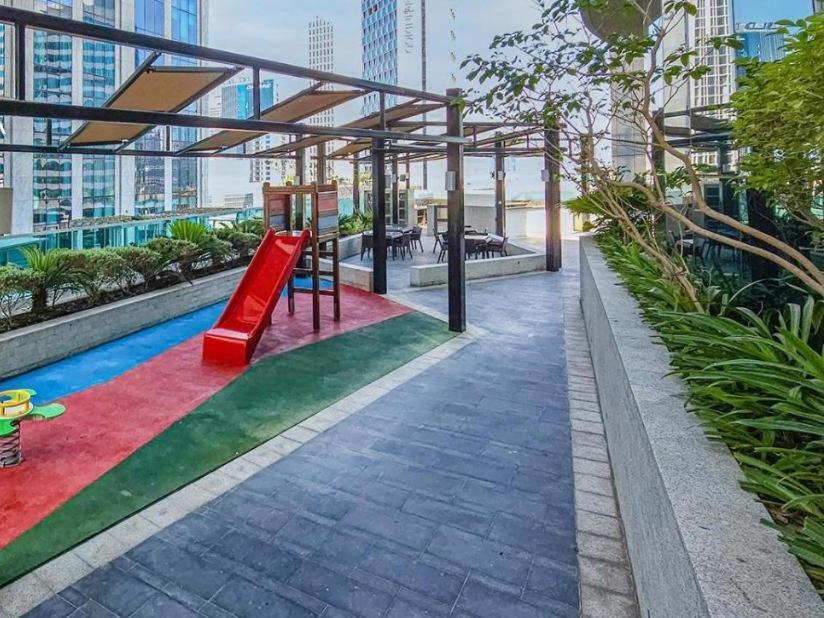 Mall - Downtown - Near Burj Khalifa - High Floor Apartment *
