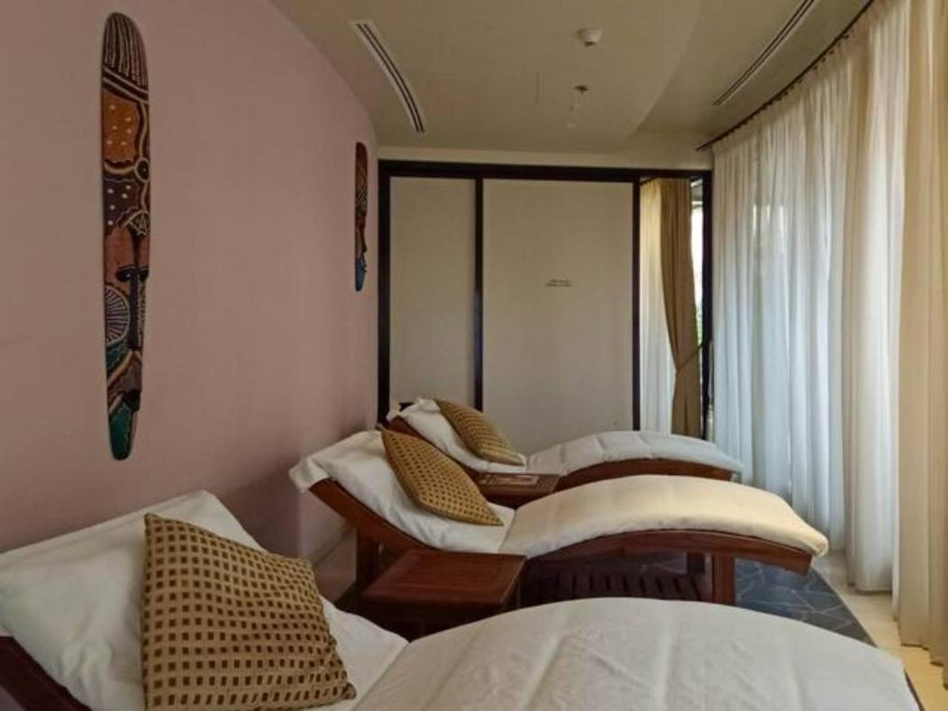 Lux The Anantara 2 *