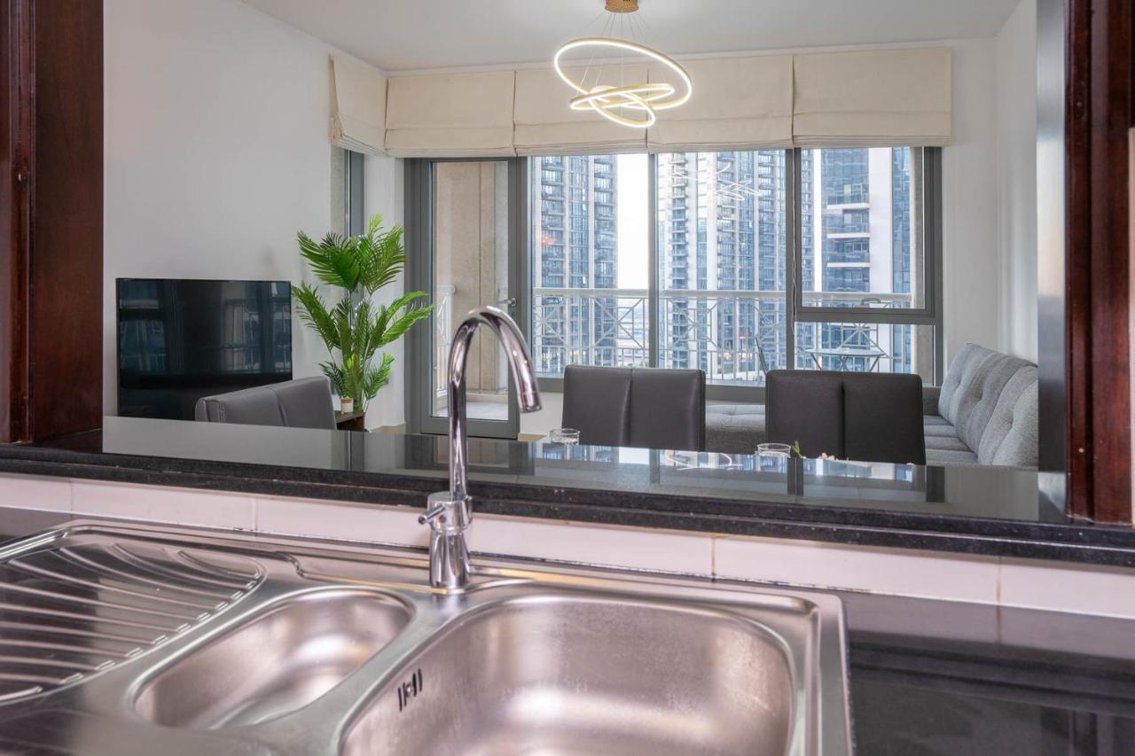 Modern Spacious 1bed Heart Of Downtown Apartment Dubai