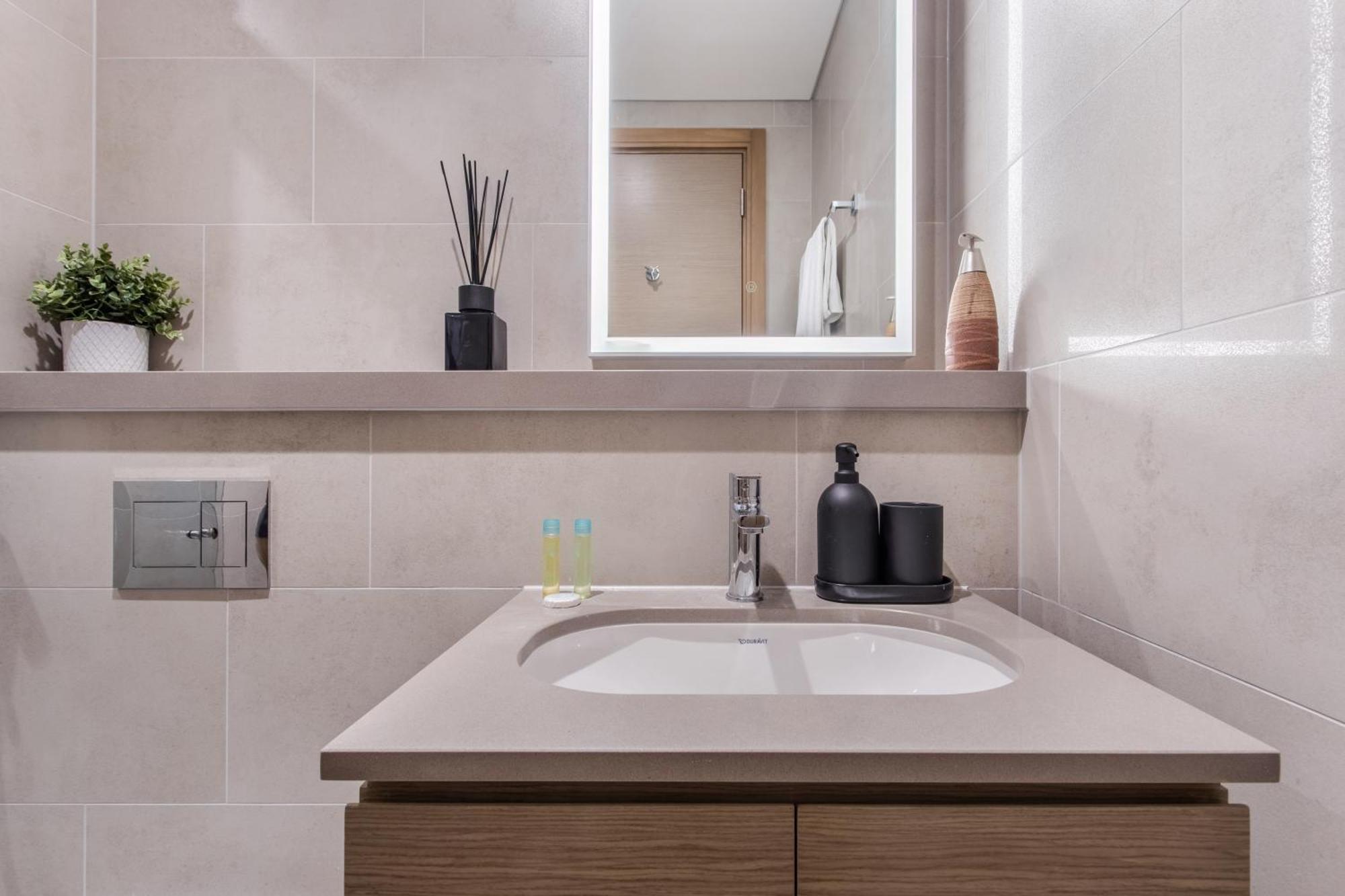 By Latinem Luxury 2br W3104 Near Burj Khalifa *