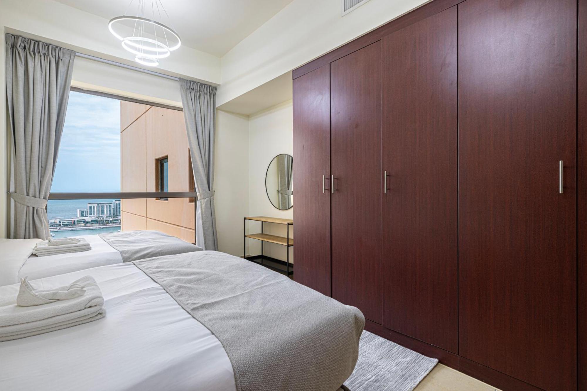 Luxury Eye View Living - Access I Marina Walk Apartment *