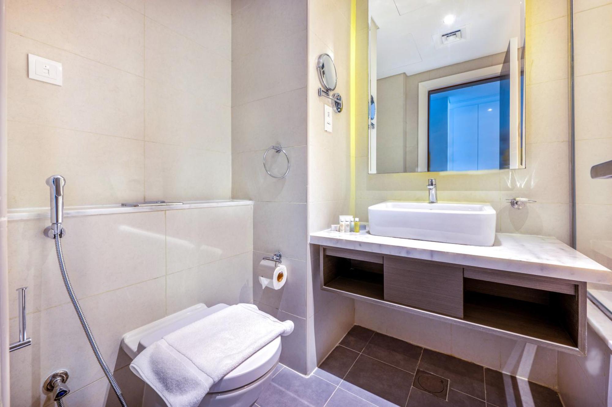 In Damac Maison Prive Businessbay - Canal View Apartment