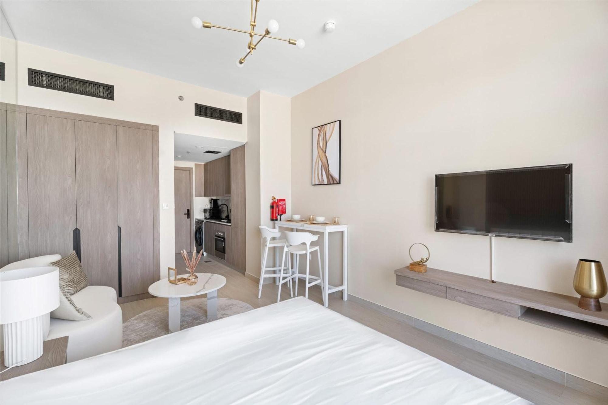 Apartment Modern In With Pool Gym And Paddl Dubai